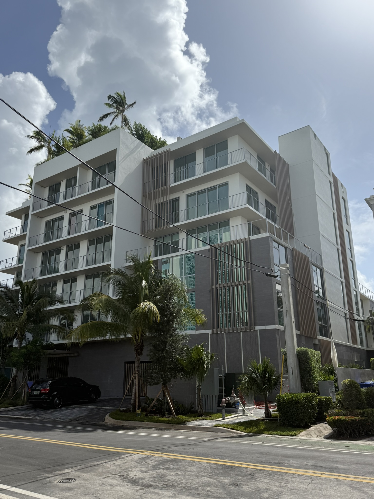 Clara Bay Harbor Island Apartments